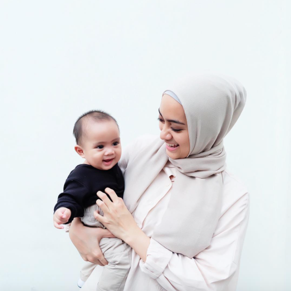 5 Moms Penuh Inspirasi yang Wajib di-Follow